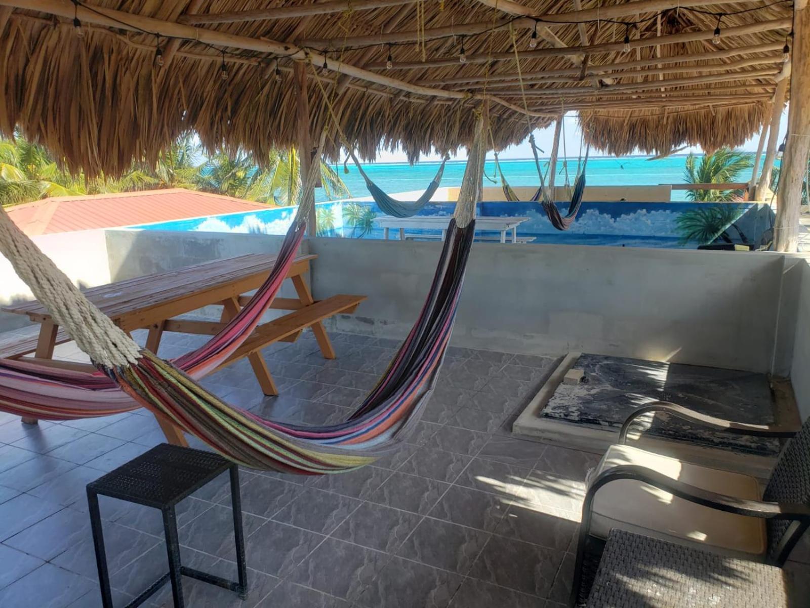 Beach Club Condos At Popeyes Caye Caulker Eksteriør bilde