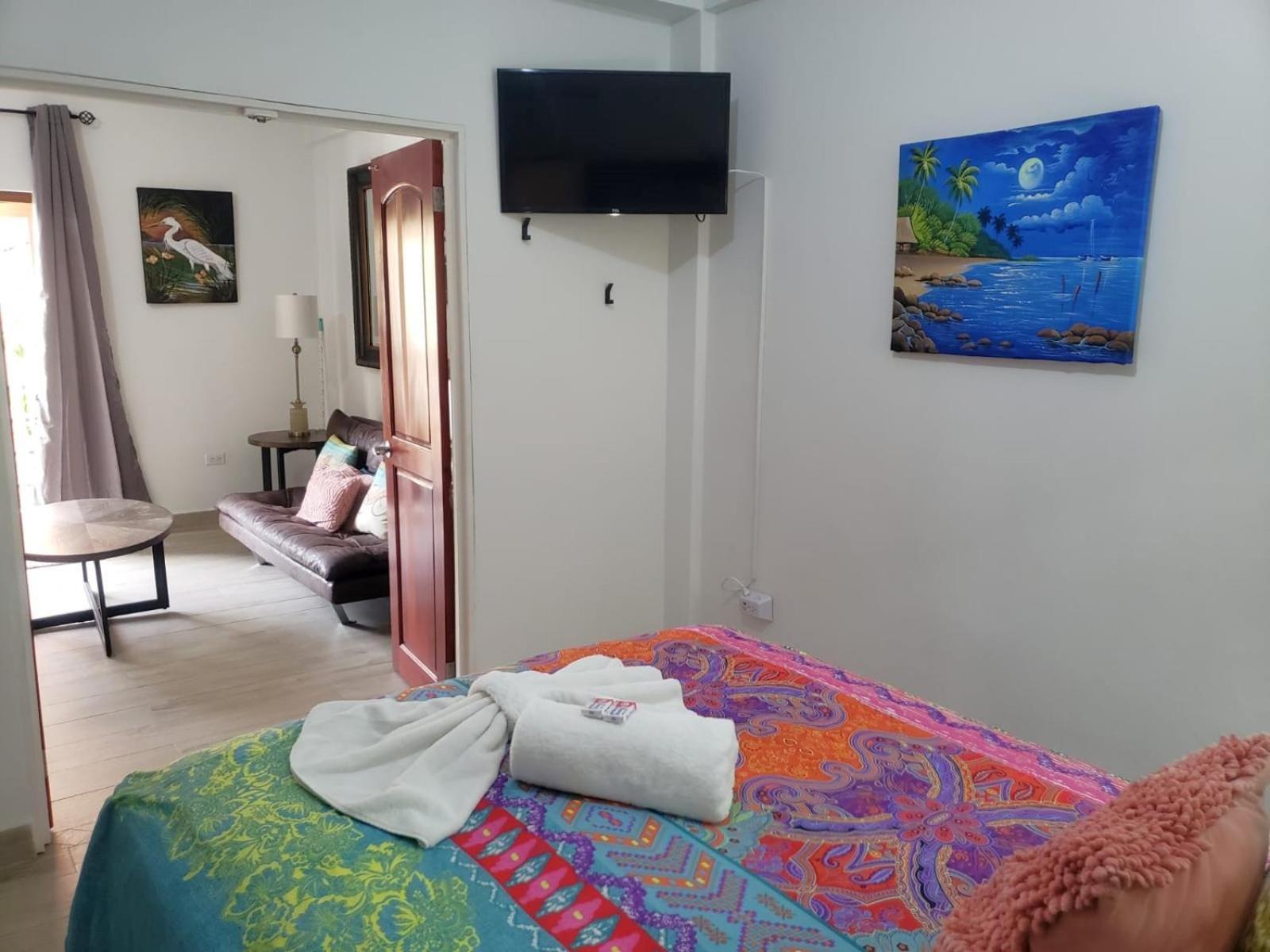 Beach Club Condos At Popeyes Caye Caulker Eksteriør bilde