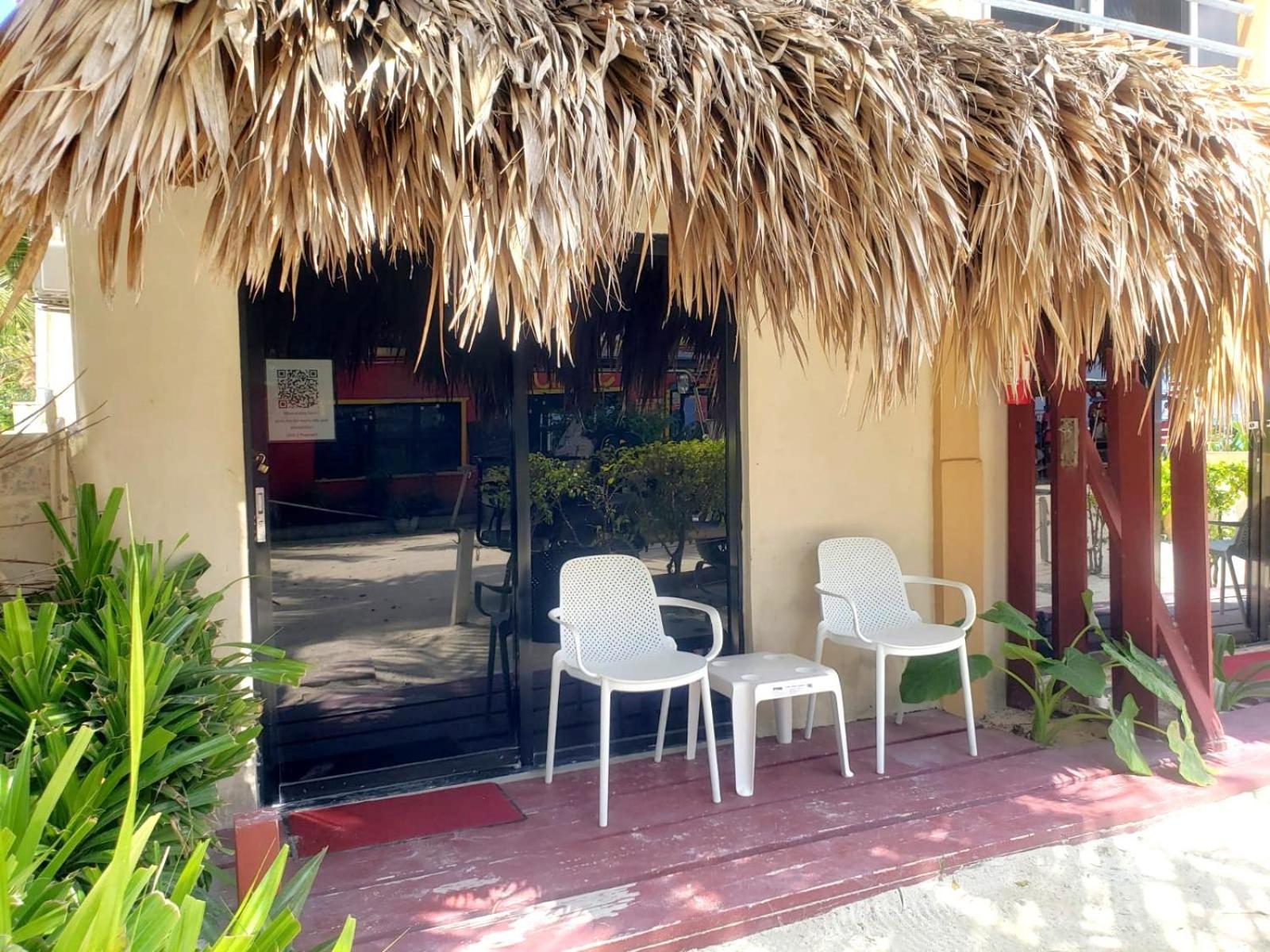 Beach Club Condos At Popeyes Caye Caulker Eksteriør bilde